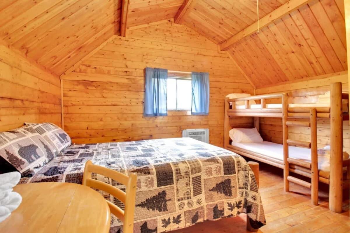 Lovely Rustic Cabin In Bloomington Exteriér fotografie