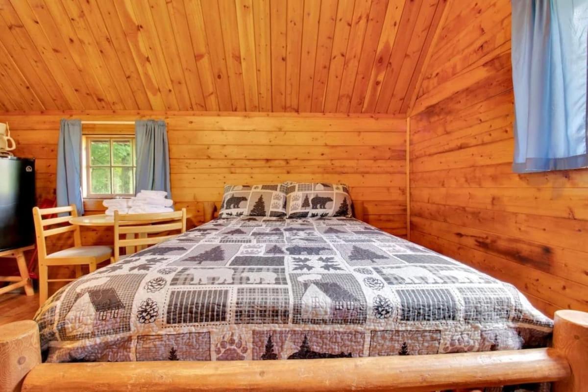 Lovely Rustic Cabin In Bloomington Exteriér fotografie